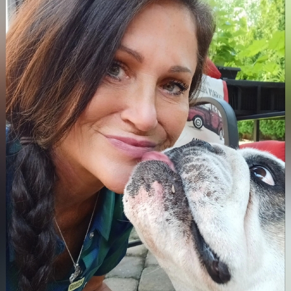 Meet your Posher, Michele - Picture 3 of 4